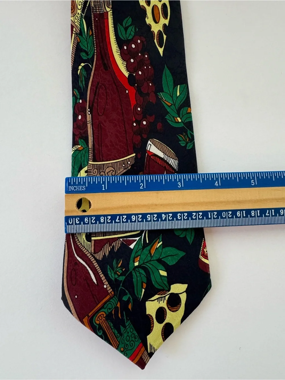 Designs by A. Rogers Winery/Vineyard Theme silk tie